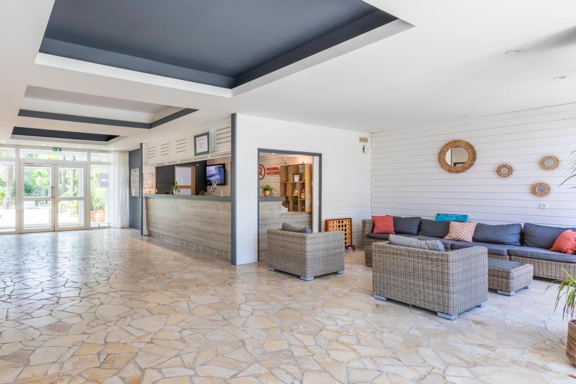 Residence Pierre & Vacances La Pinede Hyeres Bagian luar foto