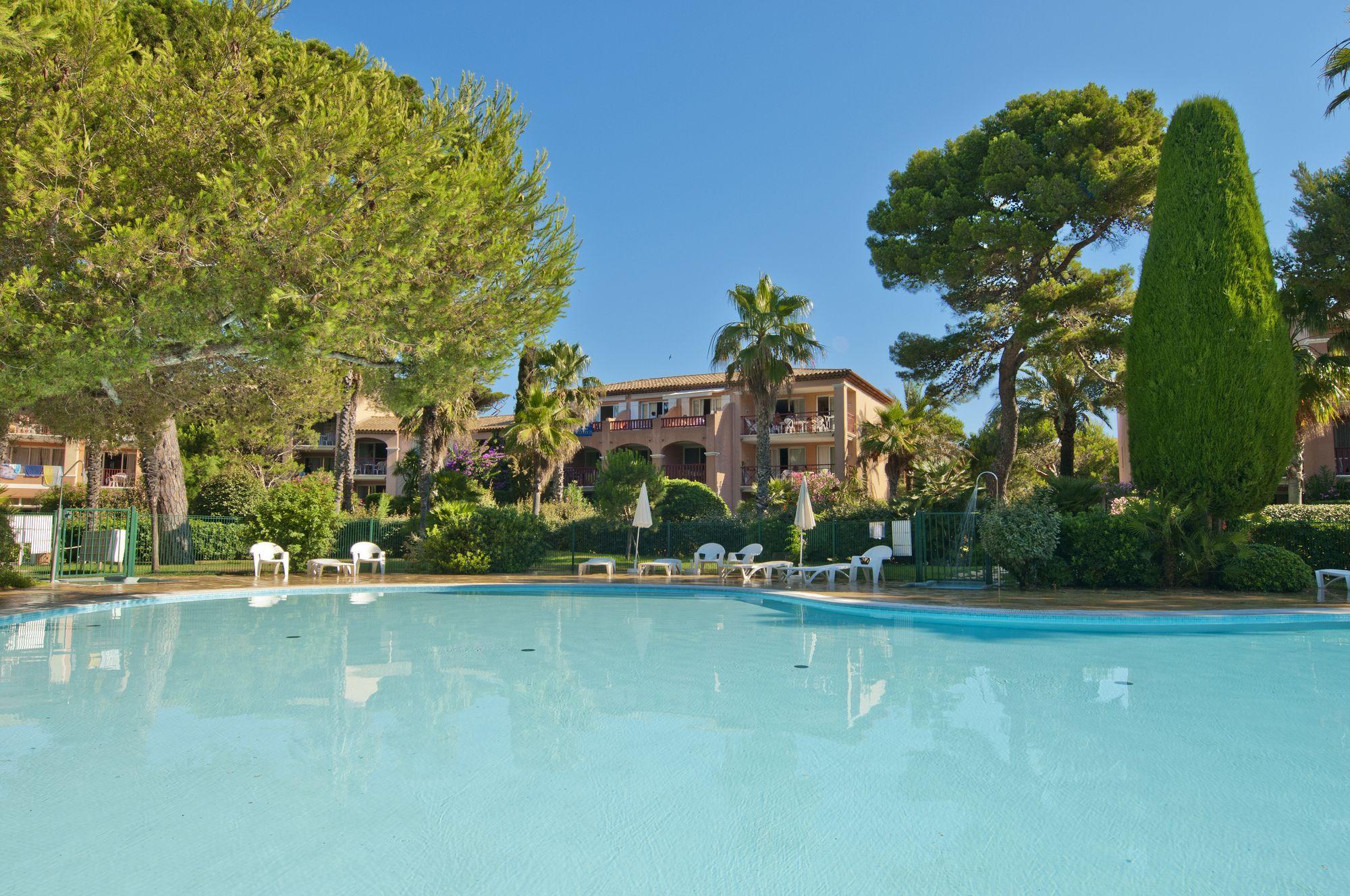 Residence Pierre & Vacances La Pinede Hyeres Bagian luar foto